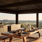 别墅 Marisia Luxury Villa, An Acre Of Endless Blue By Mindyourvilla