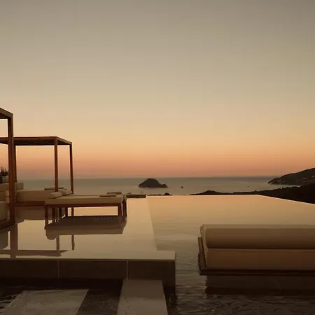 Marisia Luxury Villa, An Acre Of Endless Blue By Mindyourvilla